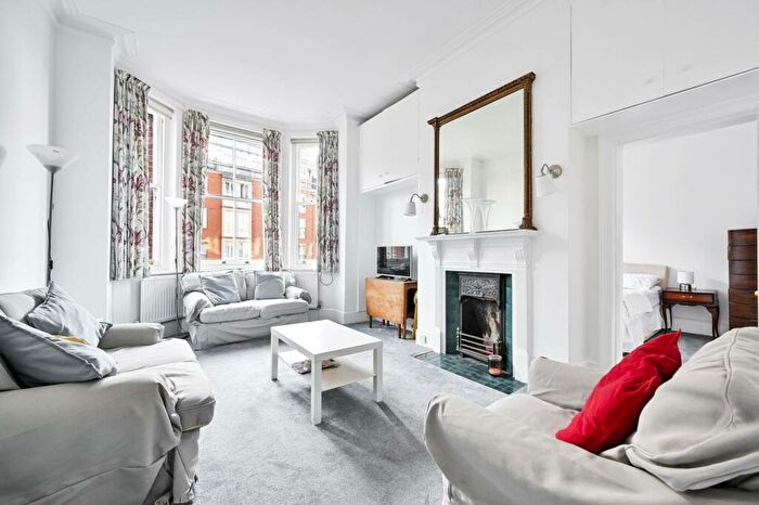 3 Bedroom Flat To Rent In Fulham Road, Chelsea, London, SW10