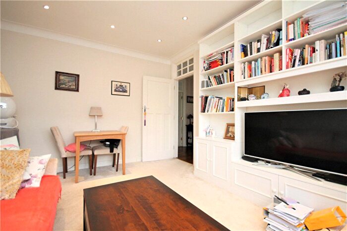 2 Bedroom Flat To Rent In Harvard Road, London, W4