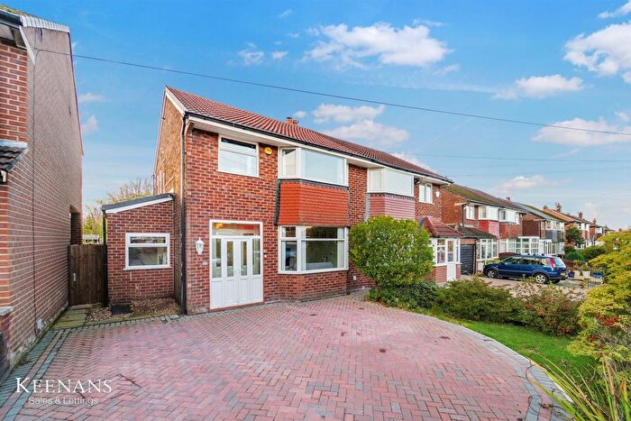 3 Bedroom Semi Detached House For Sale In Beeston Grove, Whitefield, Manchester, M45