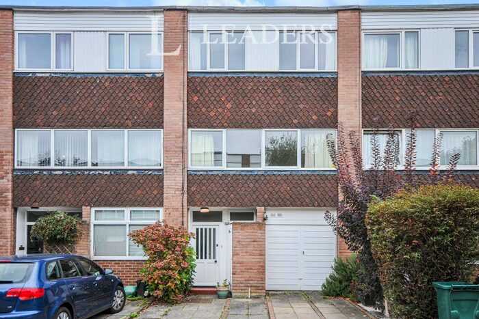 3 Bedroom Terraced House To Rent In The Avenue, Beckenham, BR3