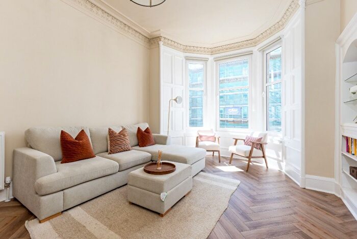 2 Bedroom Flat To Rent In Comely Bank Avenue, Edinburgh, EH4