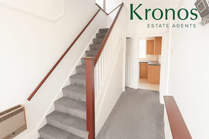 4 Bedroom Semi-Detached House To Rent In Kingsbury, NW9