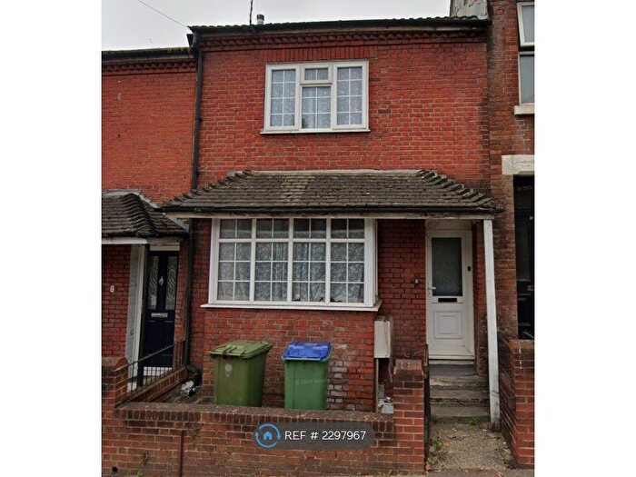 3 Bedroom Terraced House To Rent In Bevois Hill, Southampton, SO14