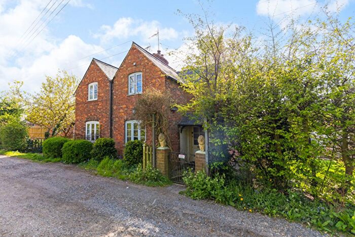 2 Bedroom Semi-Detached House For Sale In Aynho Wharf, Aynho, OX17