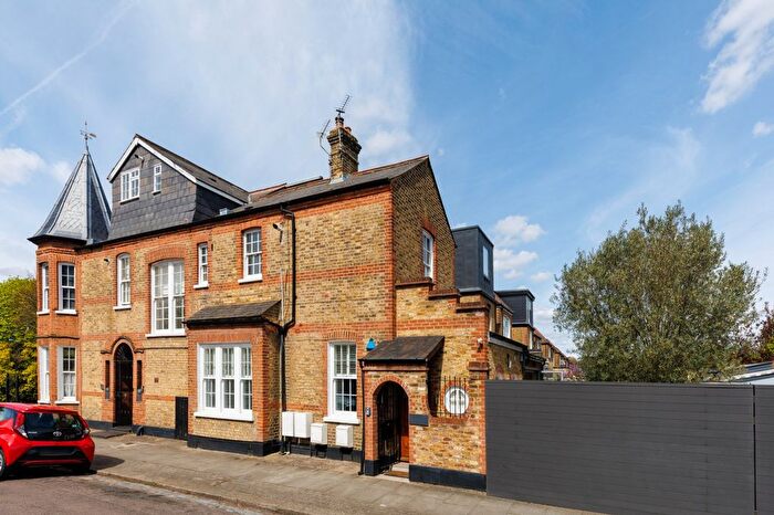 2 Bedroom Flat For Sale In Langside Avenue, Roehampton, SW15