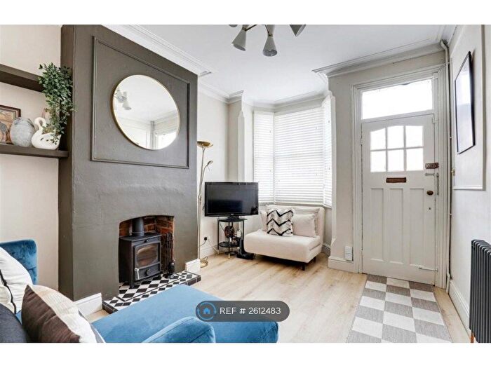 2 Bedroom Terraced House To Rent In Thorneywood Rise, Nottingham, NG3