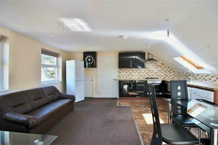 1 Bedroom Flat To Rent In Station Road, Manor Park, London E12