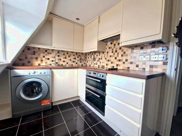1 Bedroom Flat To Rent In Bedford Square, Brighton, BN1