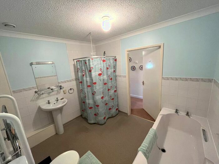 2 Bedroom Semi-Detached Bungalow For Sale In Meadowbrook Court, Twmpath Lane, Gobowen, Oswestry, SY10