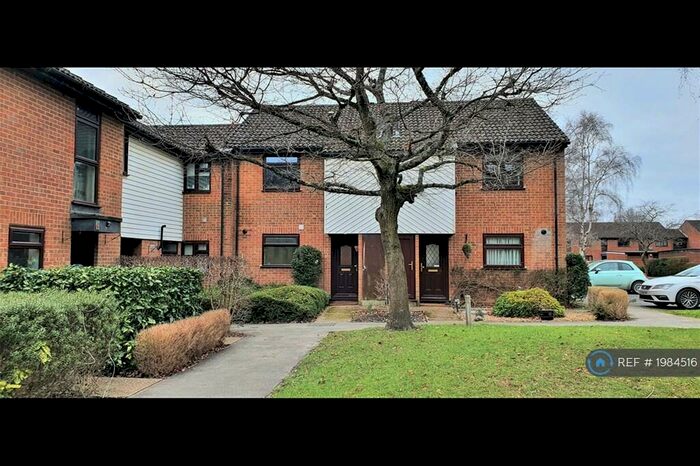 3 Bedroom Terraced House To Rent In Avondale, Aldershot, GU12