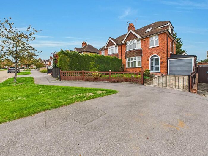4 Bedroom Semi-Detached House For Sale In Winser Drive, Reading, RG30
