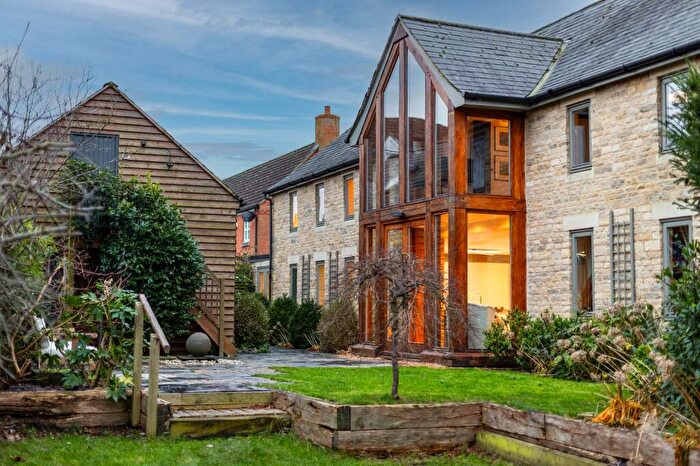 4 Bedroom Barn Conversion For Sale In Eagle Way, Harrold, MK43