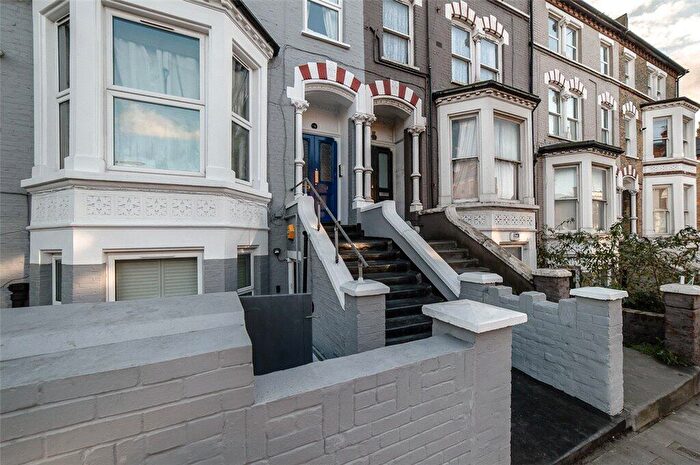 1 Bedroom Apartment To Rent In Battersea Rise, London, SW11