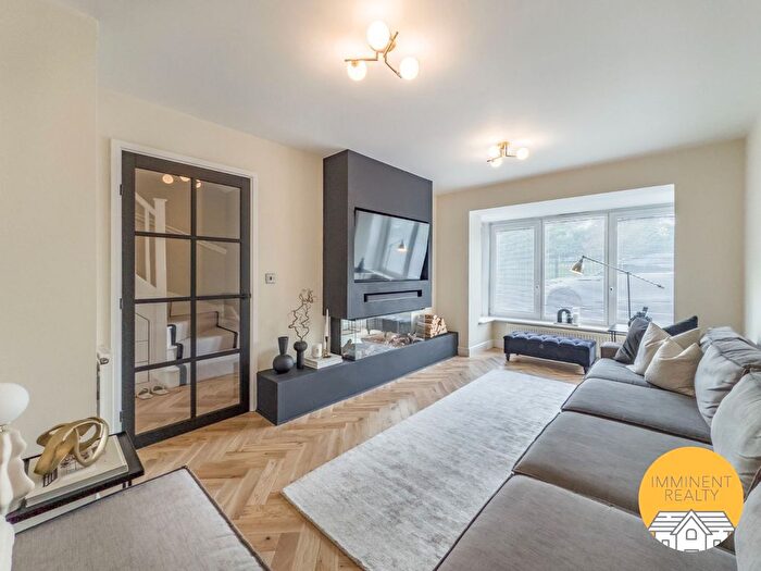 3 Bedroom Terraced House To Rent In Villa Street, Birmingham, B19