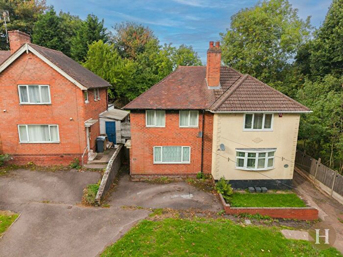 3 Bedroom Semi-Detached House For Sale In Castle Road, Birmingham, B29