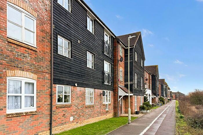 2 Bedroom Flat For Sale In Riverbank Way, Ashford, TN24