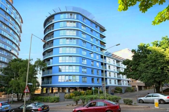 2 Bedroom Flat To Rent In Oriental Road, Woking, Surrey GU22