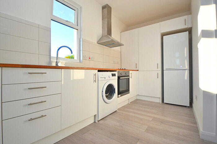 1 Bedroom Apartment To Rent In Surbiton, KT6