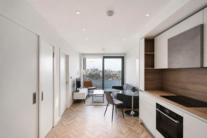 1 Bedroom Apartment For Sale In Makers Yard, Skyline Apartments, E3