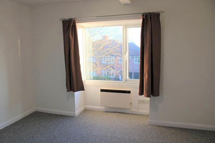 2 Bedroom Flat To Rent In Central Yeovil, Somerset, BA20