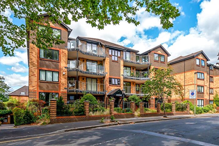 2 Bedroom Flat For Sale In Blyth Road, Bromley, BR1