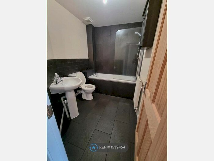 3 Bedroom Terraced House To Rent In Finchale Avenue, Priorslee, Telford, TF2