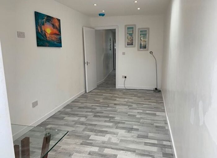 1 Bedroom Flat To Rent In Halfway Avenue, Luton, Bedfordshire, LU4