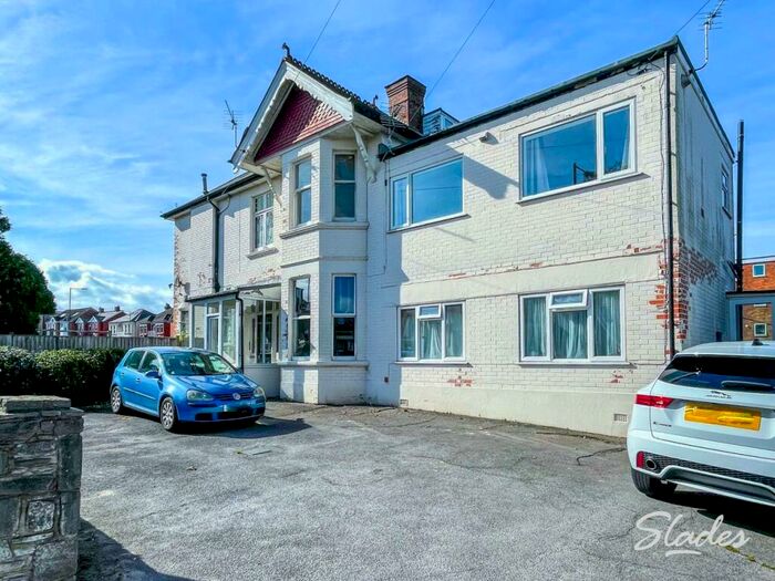 3 Bedroom Flat To Rent In Flat Ravenscourt, Southbourne Road, Southbourne, BH6