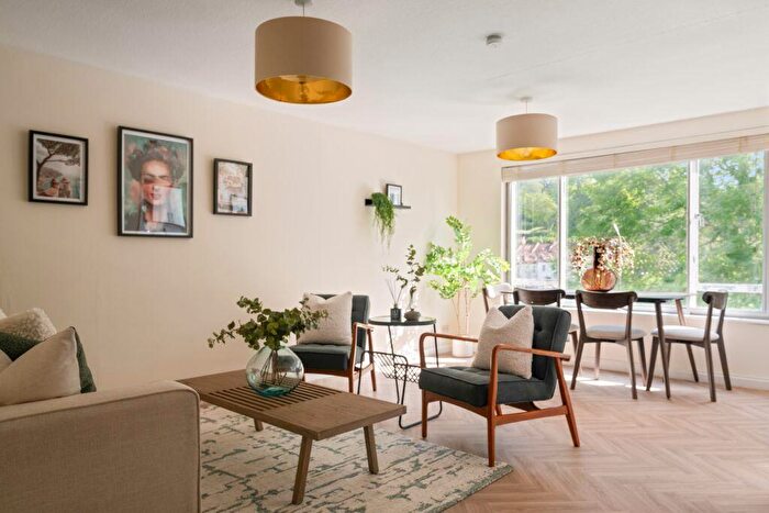2 Bedroom Apartment For Sale In Bellevue Crescent | Cliftonwood, BS8