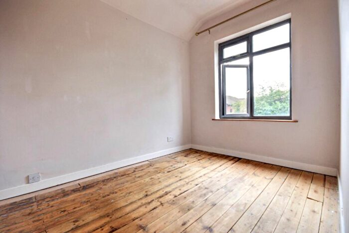 2 Bedroom Semi-Detached House For Sale In Abbey Road, Beeston, NG9