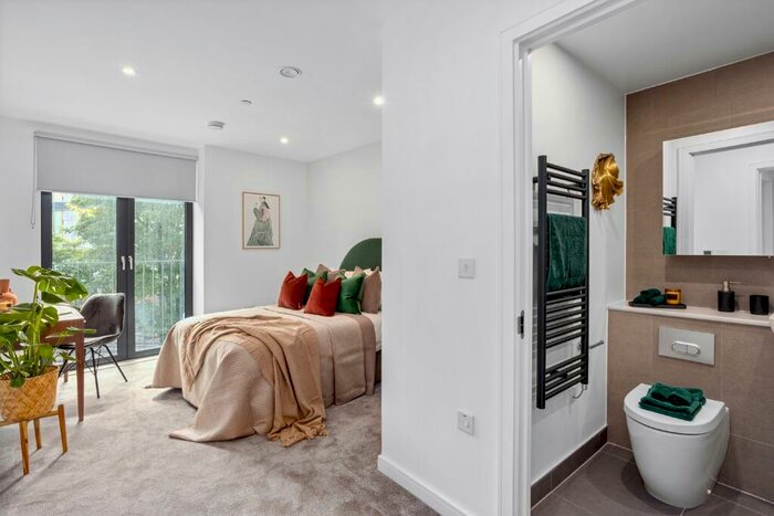 2 Bedroom Apartment To Rent In Valetta Grove, London, E13