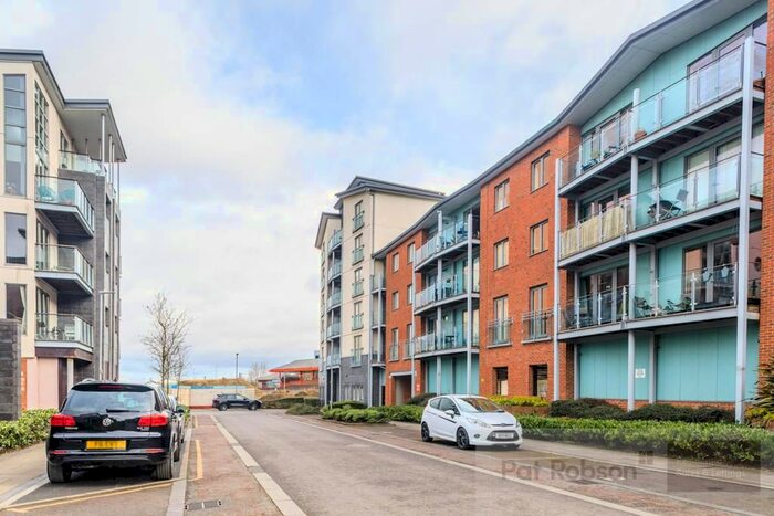 2 Bedroom Flat To Rent In Willbrook House, Worsdell Drive, Gateshead, NE8