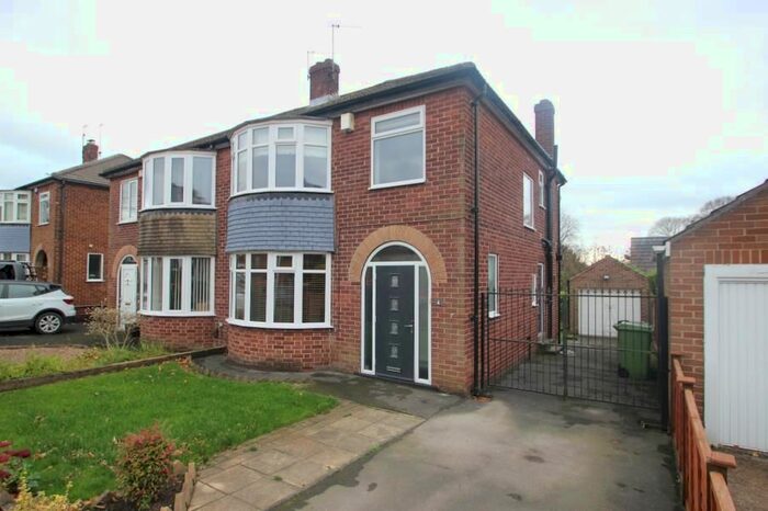 3 Bedroom Semi-Detached House To Rent In Whinbrook Grove, Moortown, LS17