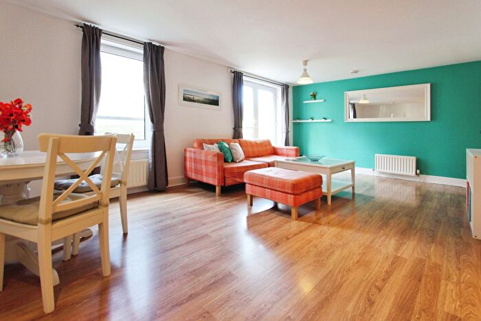 1 Bedroom Flat To Rent In Cables Wynd, Edinburgh, EH6