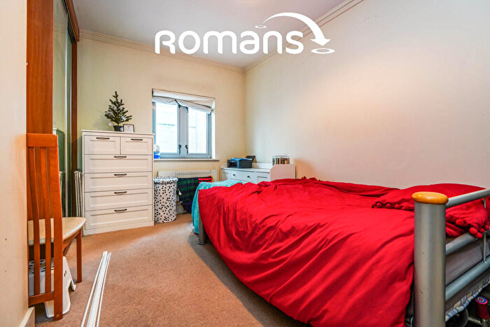 2 Bedroom Flat To Rent In Linden Court, Holbrook Way, Swindon, SN1