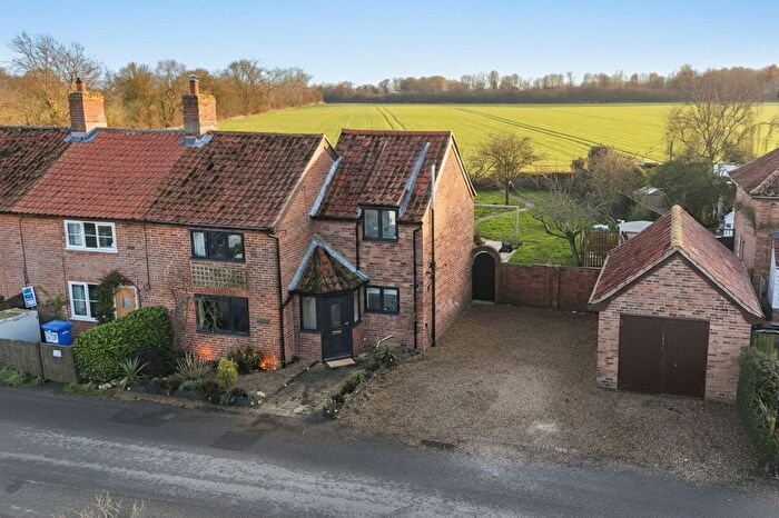 4 Bedroom Semi Detached House For Sale In Top Road, Ilketshall St. Andrew, Beccles, NR34