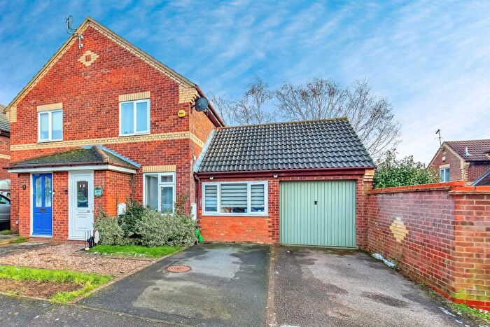 2 Bedroom Semi Detached House For Sale In Lupin Close, Kettering, NN16