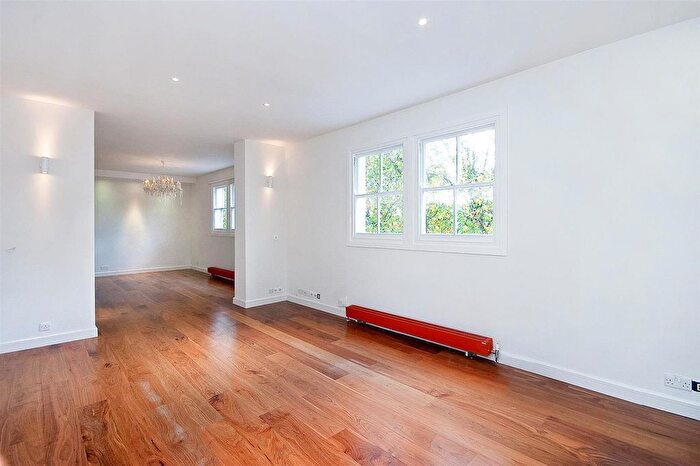 2 Bedroom Flat To Rent In Ovington Square, London, SW3