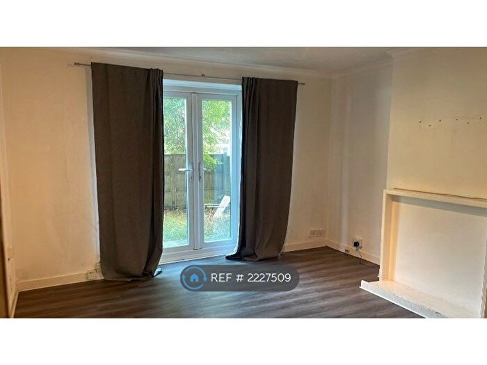 2 Bedroom Flat To Rent In Karen House, London, N16