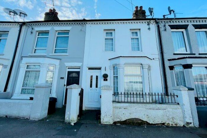 2 Bedroom Terraced House To Rent In Cornwall Road, Gillingham, ME7
