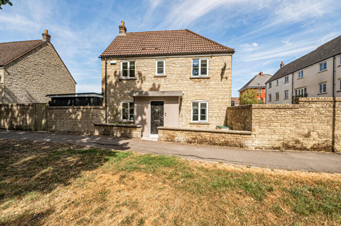 4 Bedroom Semi-Detached House For Sale In Gaveller Road, Redhouse, Swindon, SN25