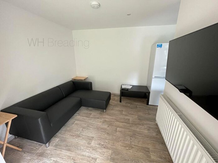 4 Bedroom Semi-Detached House To Rent In Crown Gardens, Canterbury, CT2