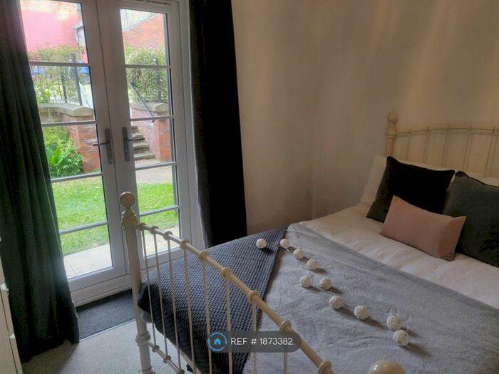 1 Bedroom Flat To Rent In St. Catherines Court, York, YO24