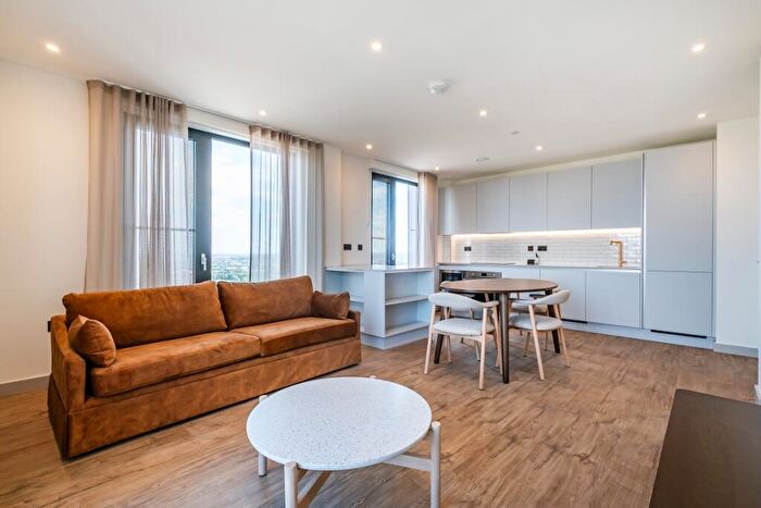 2 Bedroom Apartment To Rent In The Eades, Selborne Road London, E17