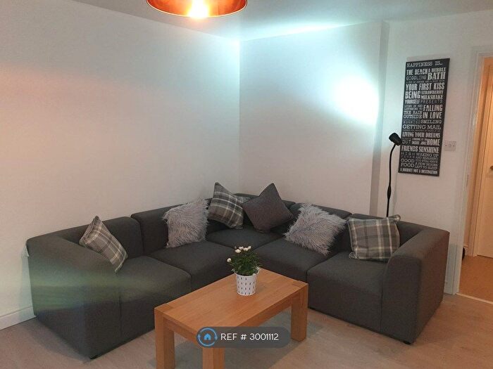 2 Bedroom Flat To Rent In Union Glen, Aberdeen, AB11