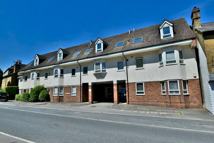 1 Bedroom Flat To Rent In Daws Court, High Street, Iver, SL0