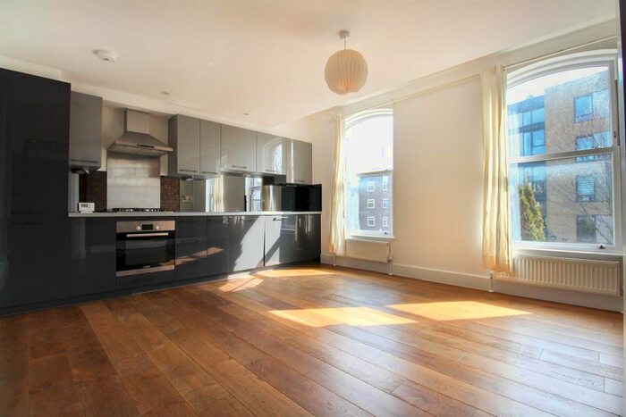 2 Bedroom Flat To Rent In Brownswood Road, London, N4