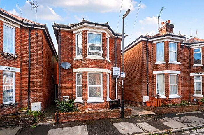 3 Bedroom Detached House For Sale In Harold Road, Shirley, Southampton, Hampshire, SO15