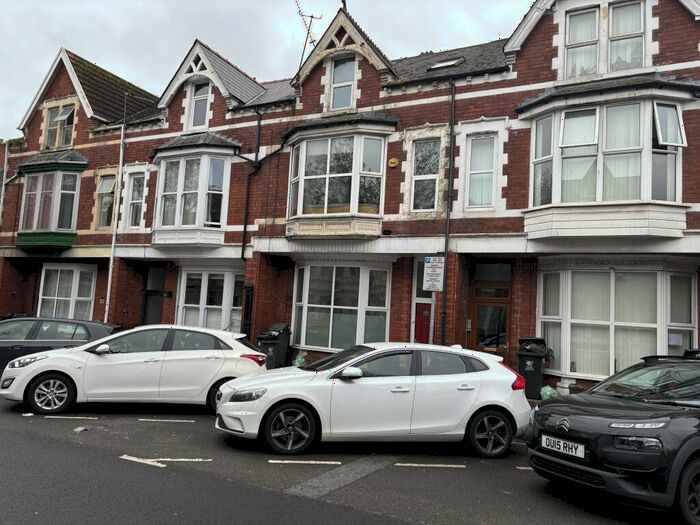 1 Bedroom Flat To Rent In Penylan Road, CF24