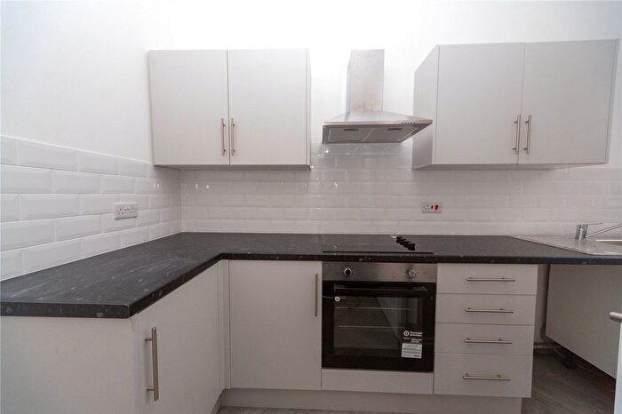 1 Bedroom Flat To Rent In Clifton Street, Roath, Cardiff, CF24